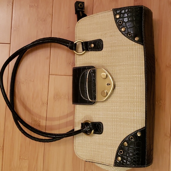 Basket weave purse with faux look black trim - Picture 1 of 12